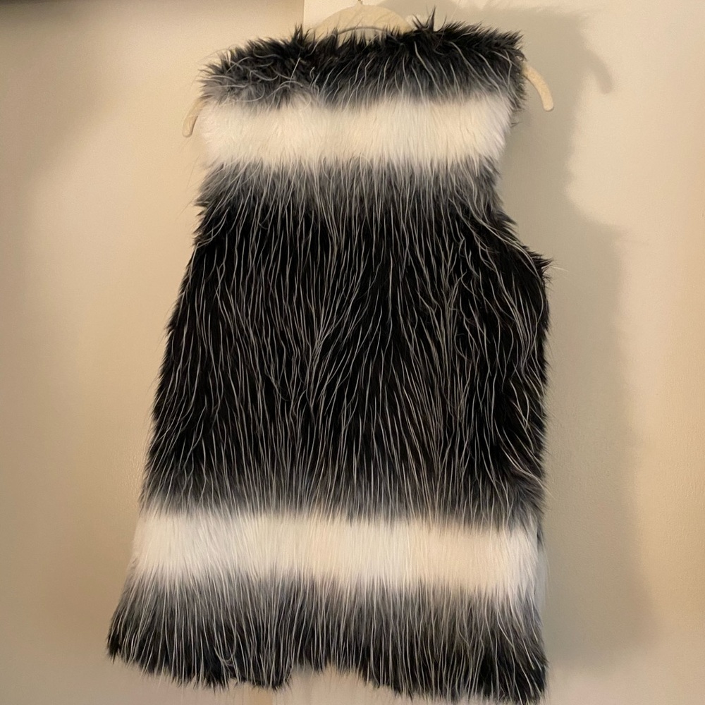 Faux Fur Vest - Picture 3 of 6